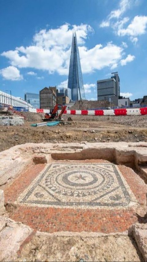 Magnificent Tomb of Rare Roman Relics Found Under London