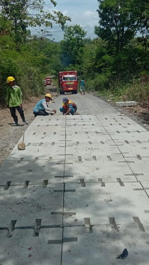 Proyek Jalan Ratusan Miliar Rupiah di Bojonegoro Dikerjakan Asal-asalan