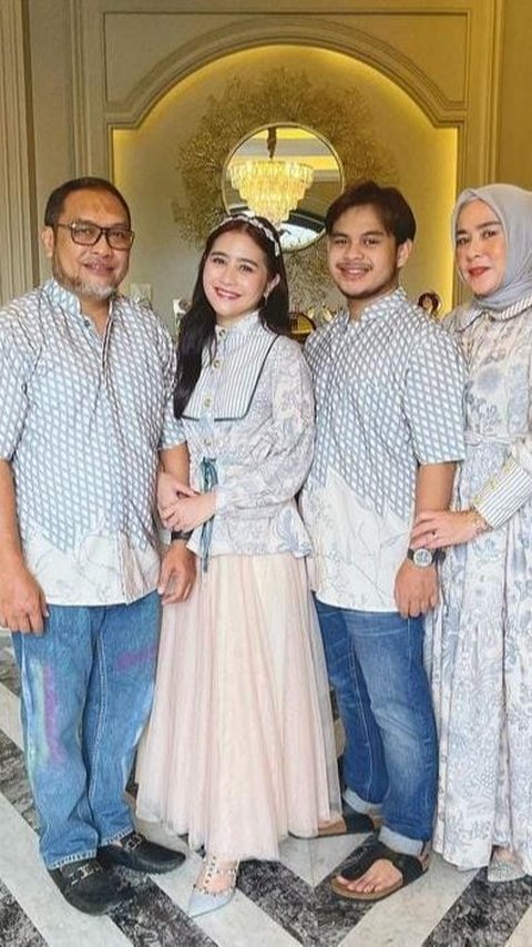 Tak Diburu-buru Menikah, Prilly Latuconsina Ungkap Pesan Ayah Soal Pernikahan