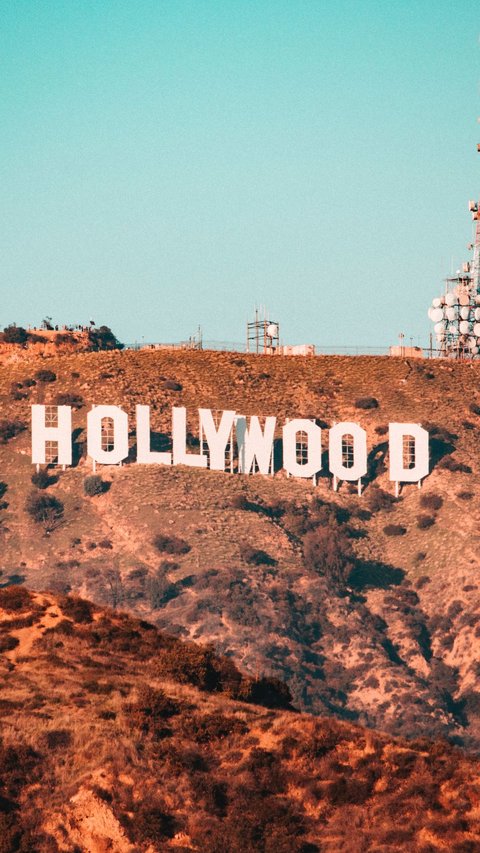 Daftar Seleb Hollywood yang Tak Pakai Smartphone Padahal Filmnya Penuh Kecanggihan Teknologi