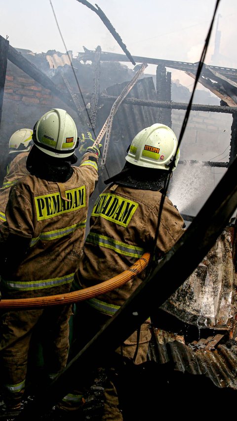 Kebakaran Hebat di Rumah Makan Dekat Mal Gandaria City, 75 Motor Hangus Terbakar
