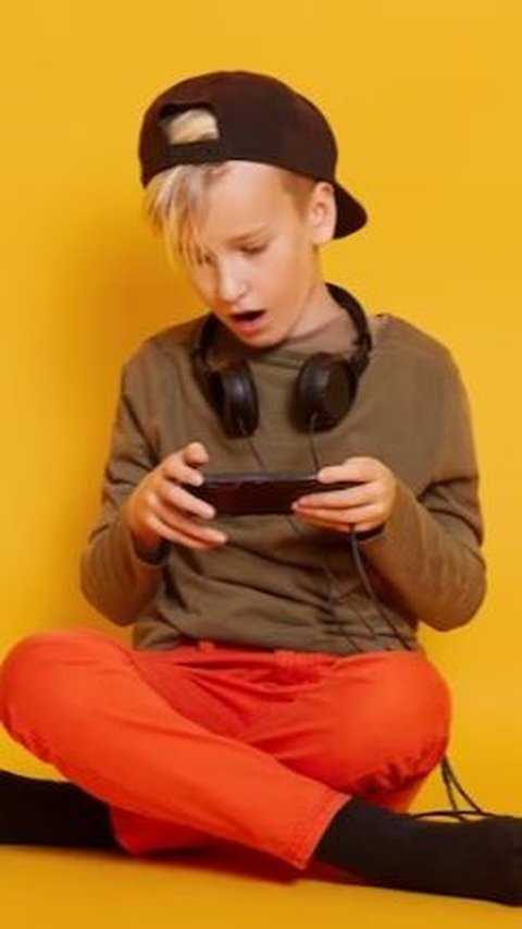 Ampuh, Ini 6 Cara Mengatasi Anak Kecanduan Gadget yang Harus Diketahui Orangtua