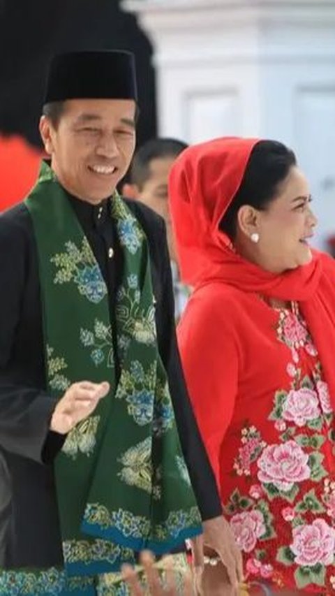 VIDEO: Cium Tangan Jokowi, Wajah Iriana Tersipu Raih Penghargaan di Istana