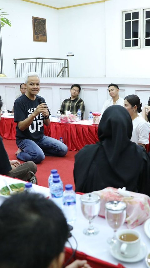 Makan Bareng Influencer, Ganjar Jawab Harapan Anak Muda Tentang Masa Depan