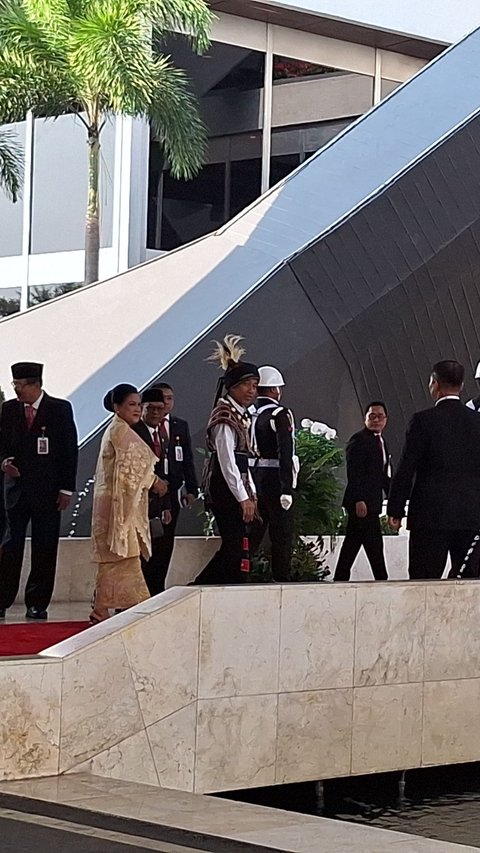 Hadiri Sidang Tahunan MPR, Jokowi Pakai Baju Adat Tanimbar Maluku