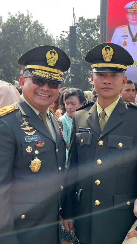 Anak Jenderal Bintang 2 TNI jadi Perwira Pangkat Letda, Menangis Haru saat Didatangi Sang Ayah