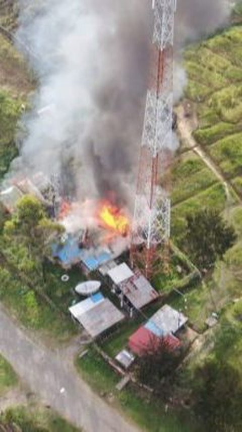Berulah Lagi jelang HUT RI, KKB Bakar Tower Telkomsel dan Rumah Warga di Puncak Papua
