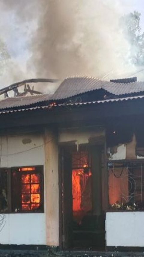 Dalam 3 Hari Terjadi Kasus Kebakaran Dua Kantor Distrik dan Penganiayaan Maut Pejabat di Papua Barat