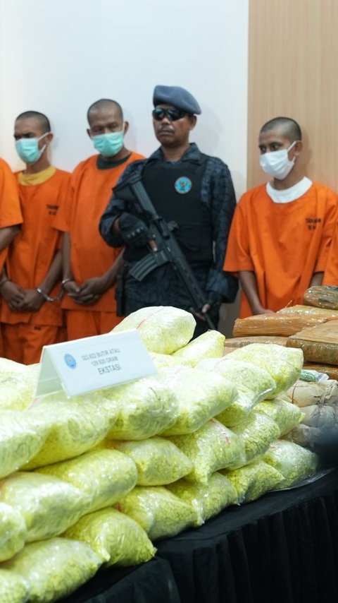 Disergap di Tengah Laut, Kapal dari Thailand Bawa Narkoba Dibungkus Teh ke Aceh