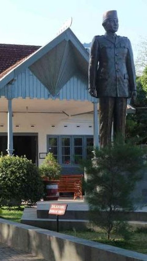 Mengunjungi Istana Gebang Blitar, Rumah Orang Tua Bung Karno yang Jadi Saksi Masa Remajanya