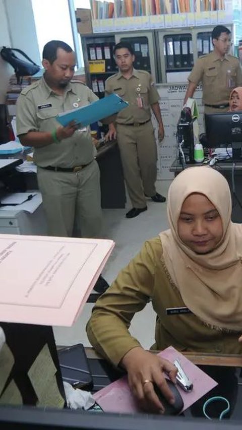 Heru Bakal Wajibkan ASN Pakai Kendaraan Listrik, PKS: Ada Bisnis di Balik Itu Ya?