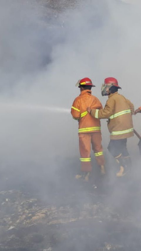 TPST Bantar Gebang Kebakaran, 22 Lapak Pemulung dan Empat Motor Ludes Terbakar