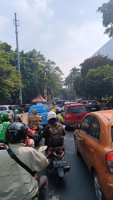 Begini Kondisi Jalan Jakarta Selatan saat Diterapkan WFH untuk PNS