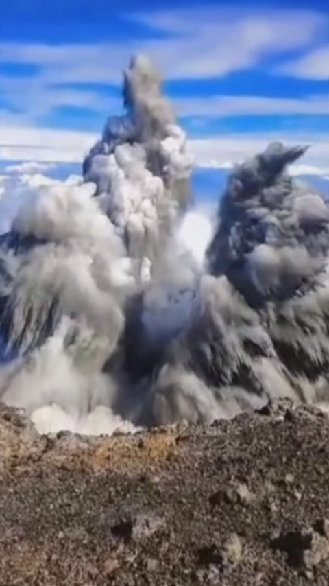Kepanikan Pendaki di Bibir Kawah Gunung Dempo saat Erupsi Terjadi, Semua Teriak Turun