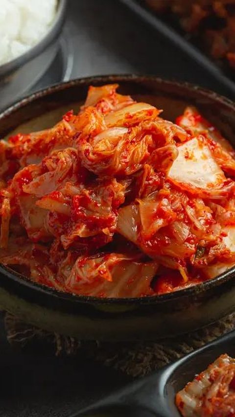 6 Health Benefits Of Kimchi: The Korean Superfood