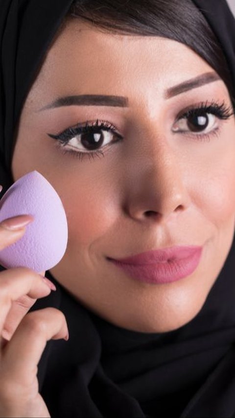 More Flawless Makeup Results with the Right Sponge