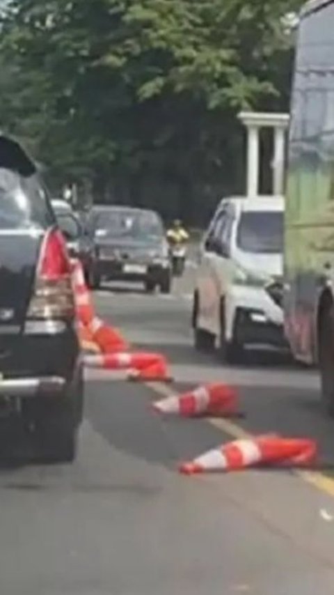Viral Video Pembatas Jalan Melelah Diduga karena Cuaca Panas Semarang, Begini Fakta Sebenarnya
