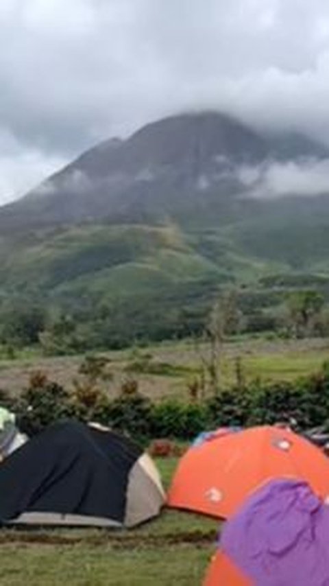 Serunya Camping di Kaki Gunung Sinabung, Cocok bagi Wisatawan yang Gemar Petualangan
