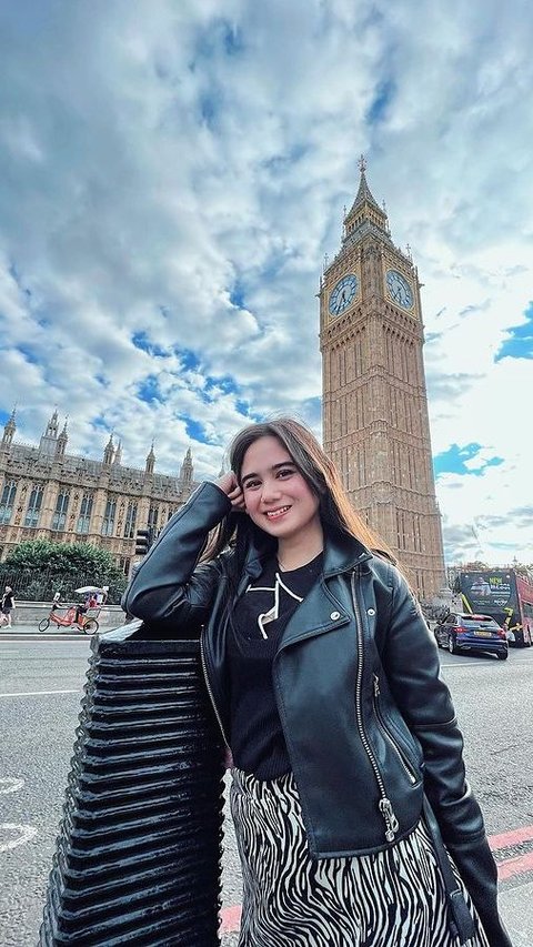 10 Potret Cantik Tissa Biani Jalan-jalan di London Bareng Calon Mertua Maia Estianty, Penampilannya Curi Perhatian