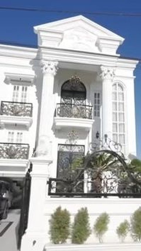 Dulu Tinggal di Kontrakan, Ini Sederet Potret Rumah Mewah nan Megah Milik Crazy Rich Aceh Yang Sawer Lesti Kejora Dengan Uang Segepok