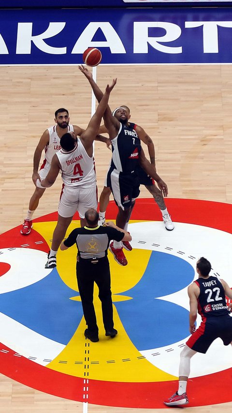 FOTO: Laga Seru Lebanon Vs Prancis Berakhir dengan Kemenangan Pertama Les Bleus di FIBA World Cup 2023