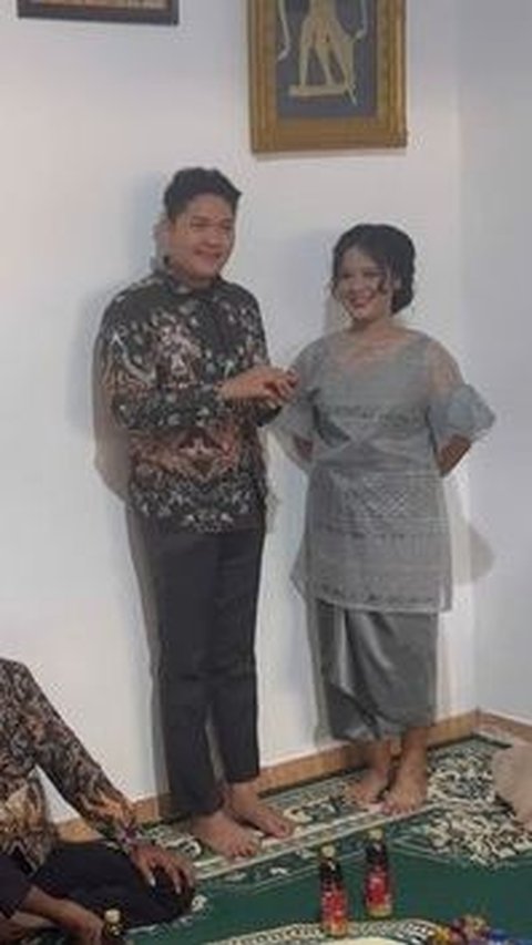 Sempat Putus Nyambung, 8 Foto Lamaran Nopek Novian dan Yulia Lorena