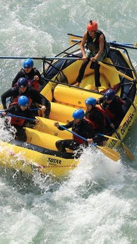 Memacu Adrenalin! Potret Natasha Wilona saat Rafting di Kanada, Netizen 'Sentil' Verrell Bramasta: Berani Ga Rell?