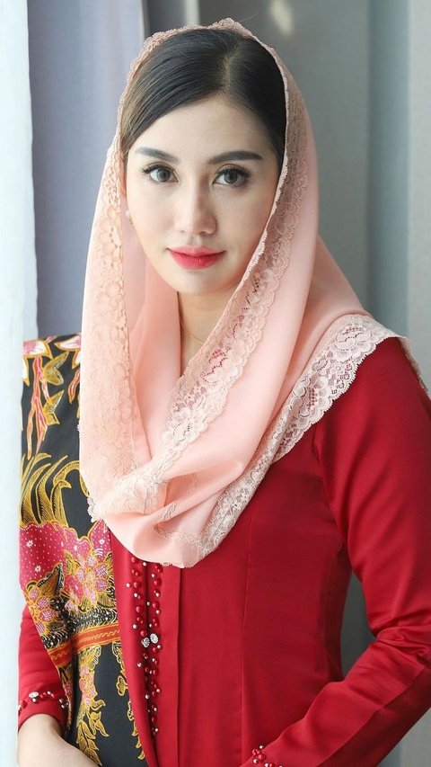 7 Potret Novita Hardini Istri Bupati Trenggalek yang Cantik dan Cerdas