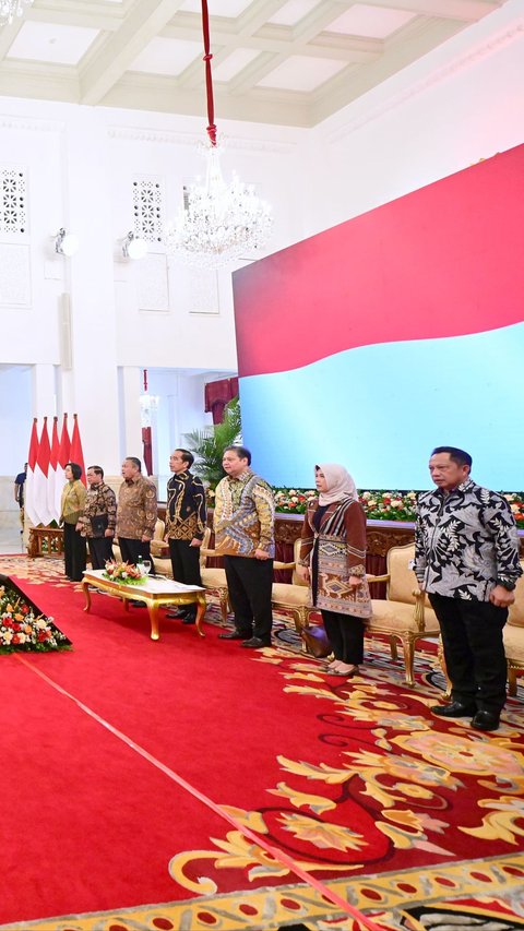 Jokowi Beri Penghargaan ke 15 Tim Pengendalian Inflasi Daerah, Berikut Daftarnya