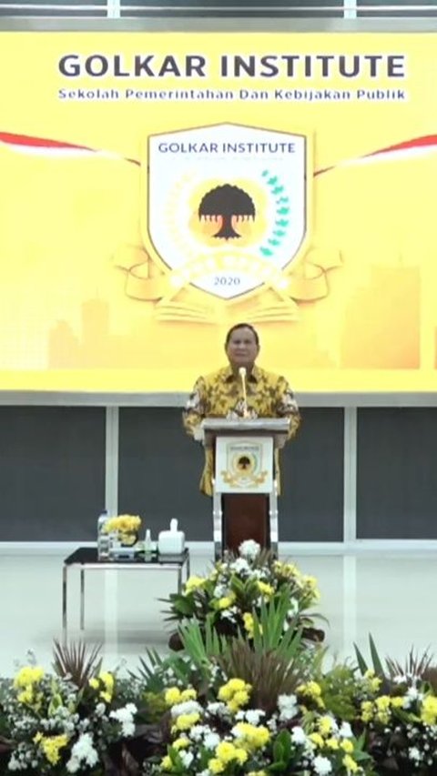 Seloroh Prabowo di Markas Golkar: Masih Pantas Saya Pakai Kuning Ini