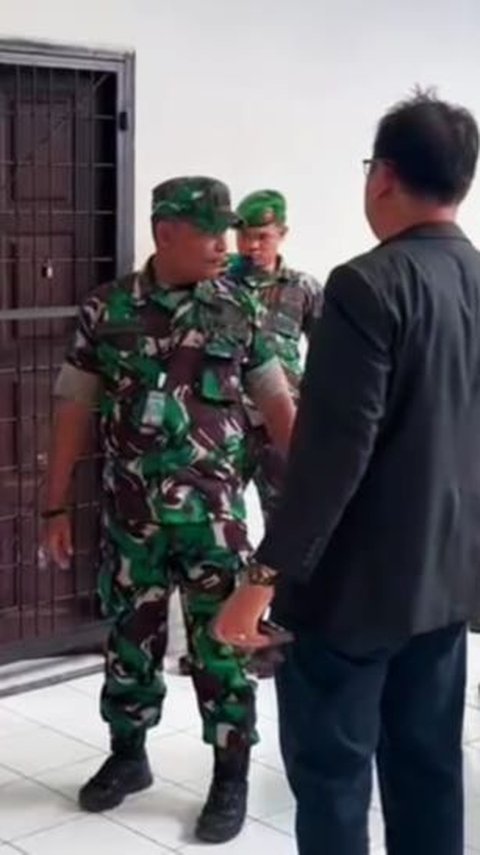 Puluhan Prajurit TNI Geruduk Polrestabes Medan Minta Saudara Terjerat Pemalsuan Ditangguhkan