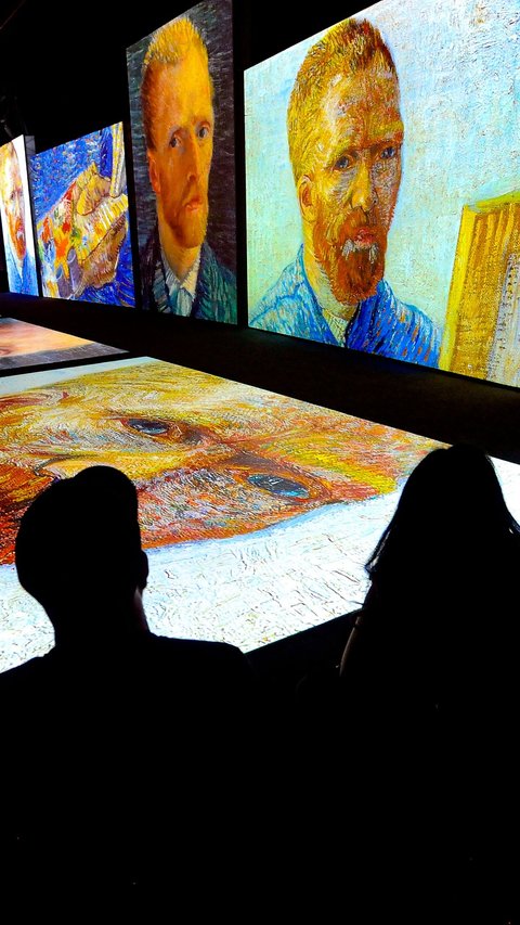 FOTO: Warna Warni Pameran Karya Van Gogh Alive Hadirkan Pengalaman Imersif 360 Derajat di Mal Taman Anggrek