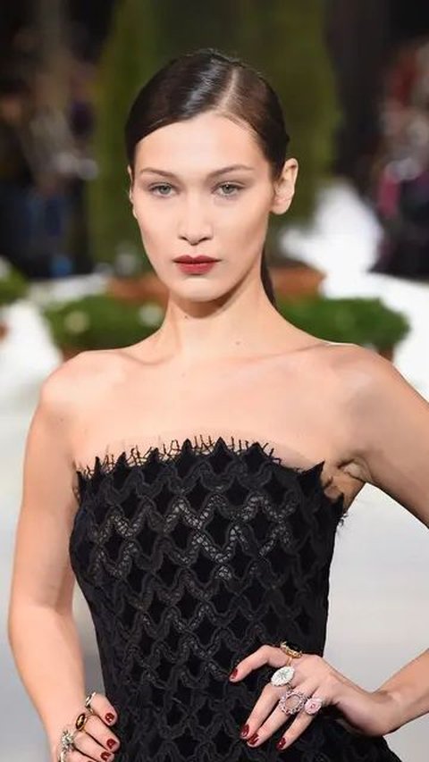Bella Hadid Shares That She Is Battling Lyme Disease
