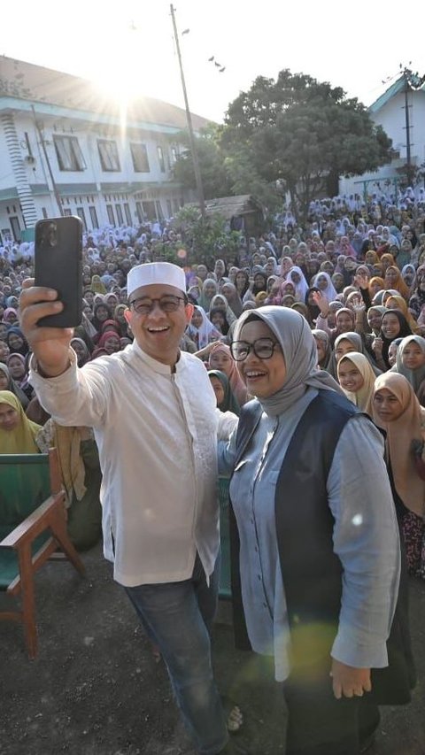 Safari Anies Baswedan Sowan ke Pesantren di Jawa Timur