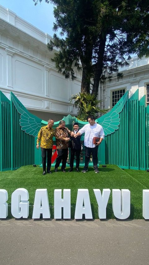 Momen Airlangga dan Politikus Golkar Foto Konsolidasi di Istana