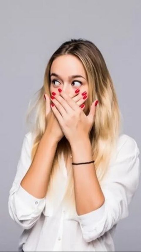 A Woman Breaks Record for Burping Louder than a Motorcycle