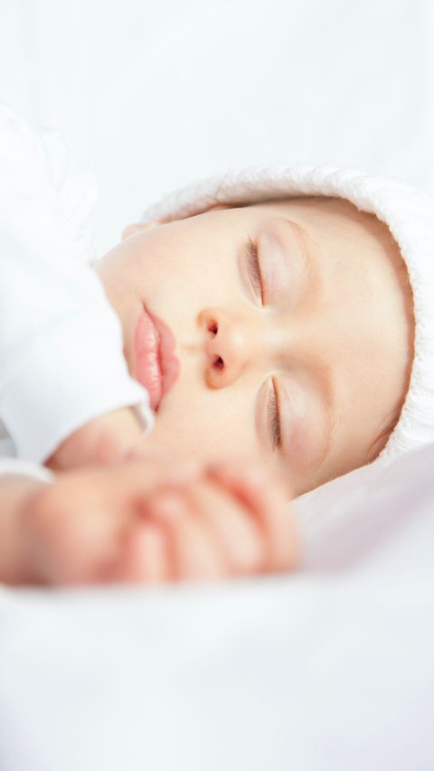 When Should Children Start Getting Used to Sleeping Alone and How to Start?