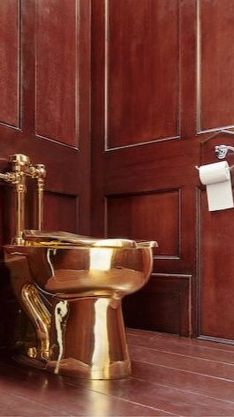 Seven People Arrested for Stealing a Toilet Named
