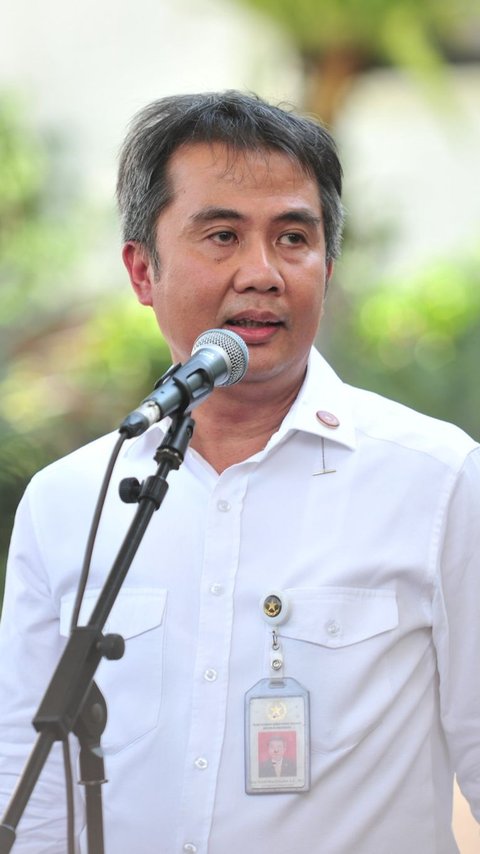 Jokowi Tunjuk Bey Machmudin Jadi Pj Gubernur Jabar, Ini Profilnya