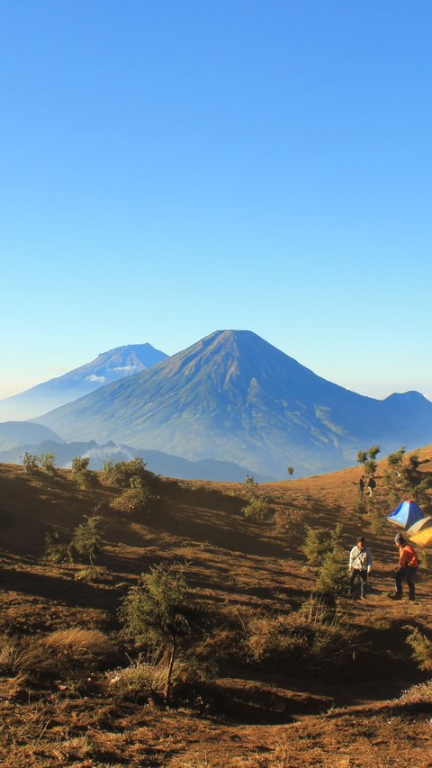 Pendaki Rekam Pemandangan Pegunungan, eh Kok Serupa Gambar di Kemasan Air Mineral, Emang Boleh Semirip itu?