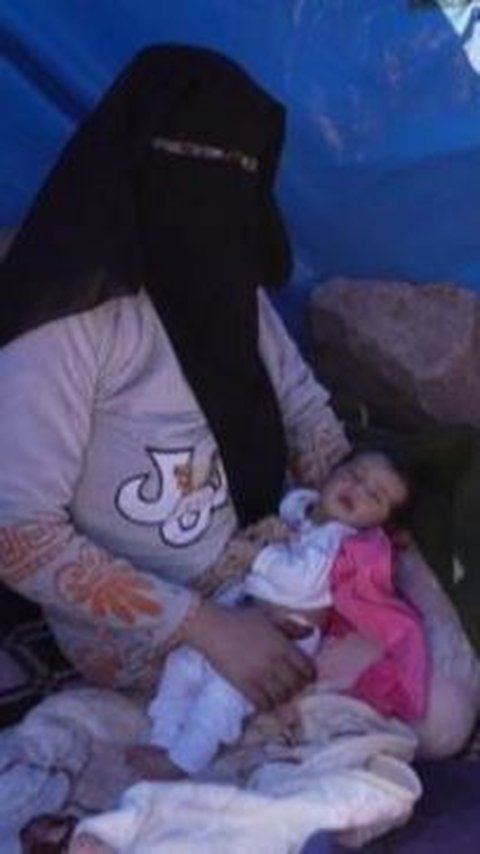 Lahir ke Dunia Disambut Gempa Dahsyat, Bayi Mungil Ini Terpaksa Tinggal di Tenda