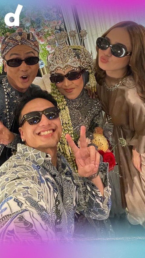 Jefri Nichol fulfills his promise to attend the Followers' Wedding Reception, accompanied by Syifa Hadju!