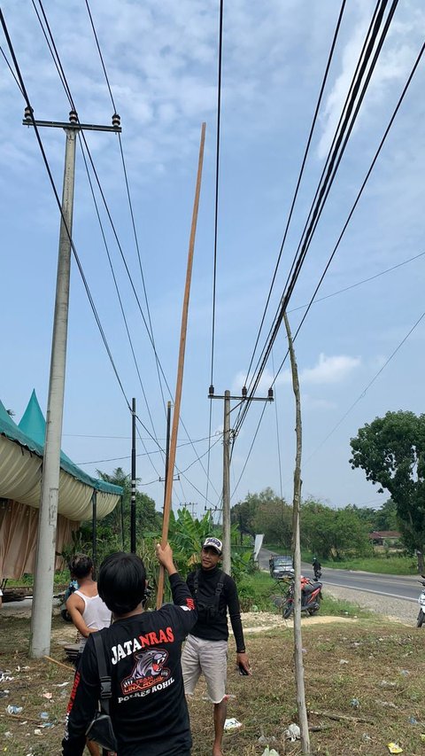 4 Orang Tewas Tersengat Listrik saat Pindahkan Tenda Hajatan