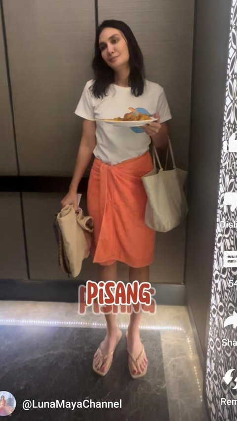 Heboh Luna Maya Jalan di Lobby Hotel Cuma Pakai Handuk & Rambut Basah Sambil Pegang Piring