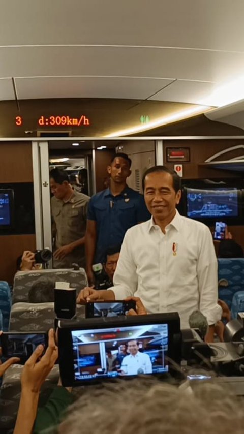 Kesan Jokowi Naik Kereta Cepat Jakarta-Bandung: Nyaman, Tidak Terasa Guncangan Sama Sekali