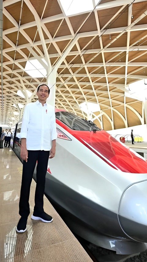 Jakarta-Bandung High-Speed Train Can be Tested by the Public Starting from October 2023, Jokowi: No Subsidies