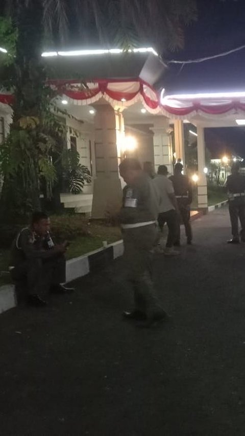 KPK Geledah Rumah Dinas Bupati Lamongan