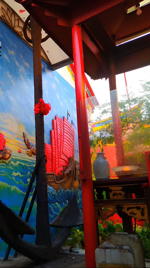 Potret Jangkar Raksasa di Vihara Dewi Welas Asih Cirebon, Tingginya 5 Meter dan Diduga Peninggalan Bangsa Portugis