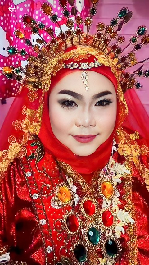 Makeup Awal Bikin Nangis, Pengantin Ini Dirias Ulang oleh MUA Pro yang Hasilnya Bikin Melongo