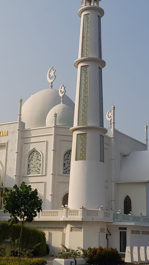 Tak Perlu Jauh-Jauh ke India, Kini Ada Masjid Mirip Taj Mahal di Padang